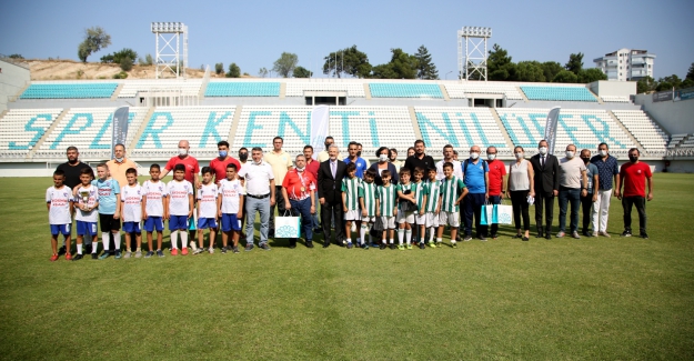 Nilüferli Şampiyonlara Başkan Erdem’den Ödül