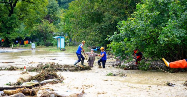 Sel felaketinde can kaybı 17'ye yükseldi