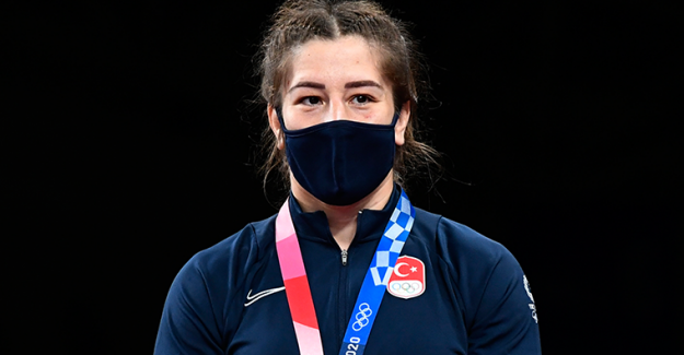 TRT spikerinden milli sporcuya skandal ifade