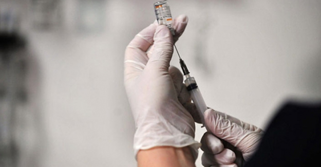 Yakınları için 'sahte aşı kartı' düzenleyen hemşire tutuklandı