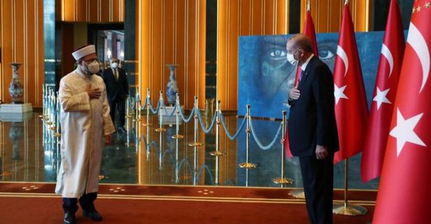 Diyanet, protokolde Genelkurmay'ın önüne geçti