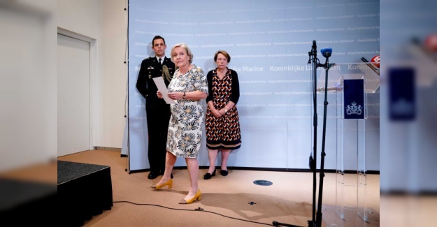 Hollanda'da Afganistan krizi: Dışişleri Bakanı Kaag'ın ardından Savunma Bakanı Bijleveld de istifa etti