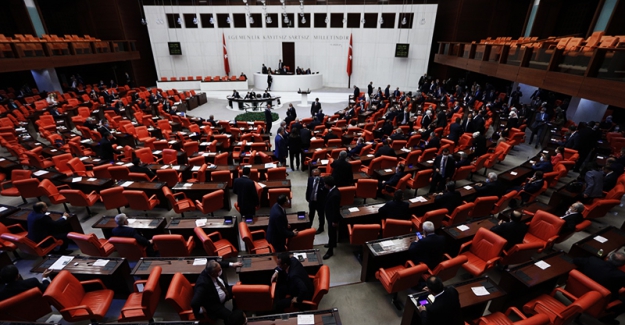 Cumhurbaşkanı'nın yetkileri genişletildi; tütün ürünleri ve otomobil vergilerini 3 kat artırabilecek