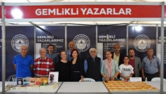 Gemlikli yazarlar okurlarla buluştu