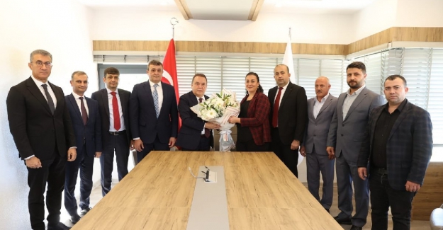 Antalya Büyükşehir Belediyesi’nde toplu iş sözleşmesi, ilk iki yılda yüzde 28 zam ile imzalandı