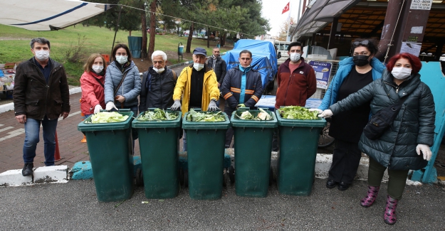 Pazardan topladıkları atıklardan "kompost gübre" yapmayı öğrendiler