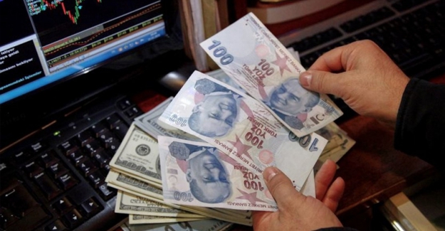 Türk Lirası'nın kara günü: Dolar 13.50'yi, Euro 15.20'yi gördü!