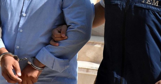 Yunanistan'a kaçmaya çalışan eski savcı ve 3 hakim yakalandı