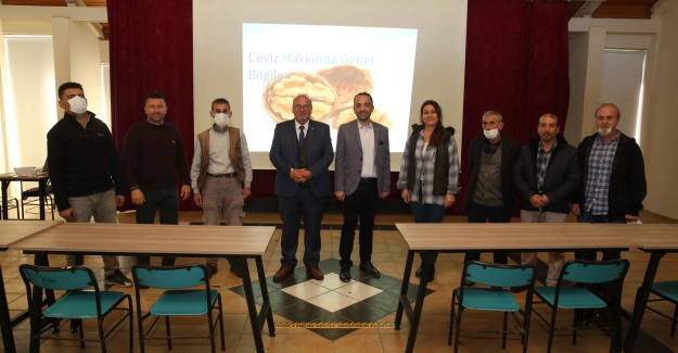 Çiftçi Evinde ceviz yetiştiriciliği eğitimi