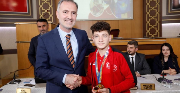 Dünya Şampiyonu İnegöl Belediye Meclisi'nde