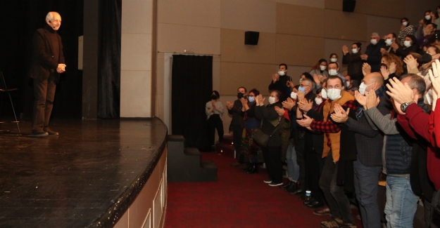 “Genco” belgeseli ve Genco Erkal Nilüfer’de izleyici ile buluştu