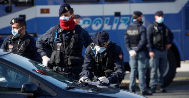 İtalya’da 280 aşısız sağlık çalışanı gözaltına aldı