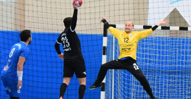 Nilüferli hentbolcular rahat kazandı