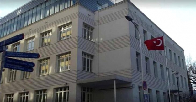 Türkiye'nin Varşova Büyükelçiliğine molotof saldırısı!