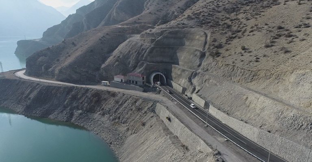 Türkiye'yi Kafkaslara bağlayan Pirinkayalar Tüneli faaliyete geçti