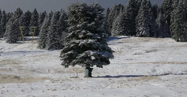Uludağ'da kar kalınlığı 20 santimetreyi buldu
