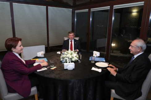 Davutoğlu, Kılıçdaroğlu ve Akşener bir araya geldi