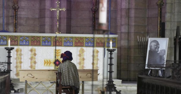 Güney Afrika, apartheid ile mücadelenin simgesi Tutu'yu son yolculuğuna uğurladı