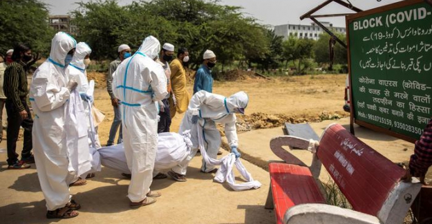 Günlük vaka sayısı 400 bine dayanan Hindistan, ikinci dalga sebebiyle yasta