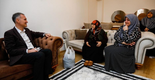 İnegöllü 86 yaşındaki Melek Şenol 10 Yıldır Askerler İçin Çorap Örüyor