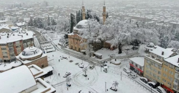 Meteoroloji’den Bursa’ya 'kuvvetli kar yağışı' uyarısı! Ve Bursa beyaza büründü