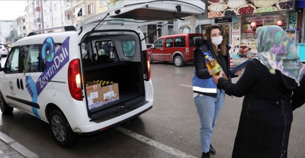 Mudanya Belediyesi'nden, halkın sofrasına zeytinyağı desteği