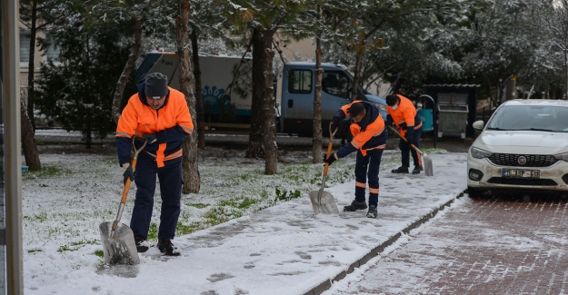 Nilüfer’de karla mücadele aralıksız sürüyor