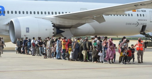 Afganların tahliyesi yeniden başladı