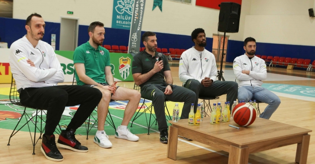 Bursasporlu basketbolcular çocuklarla buluştu