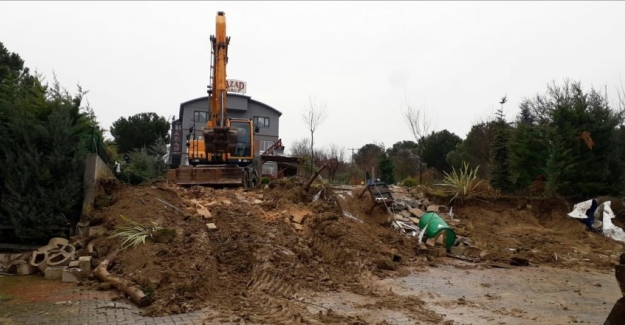 Mudanya Belediyesi, ruhsata aykırı yapılara taviz vermiyor
