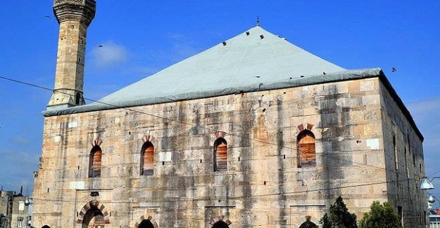 Yunanistan'da İslam karşıtı pankart, Batı Trakya Türkleri tarafından kınandı