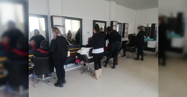 Gemlik'li Öğrencilerden Yaşlılar Haftası etkinliği