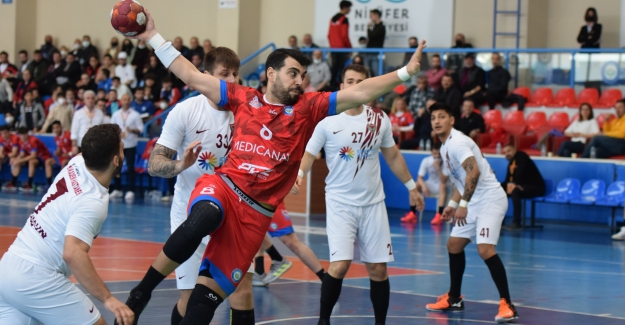 Nilüfer Hendbol'de farka koştu