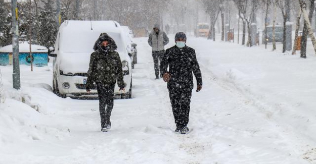 Önümüzdeki hafta boyu hava sıcaklığı azalıyor ve kar yağışları geliyor