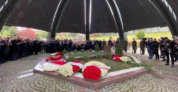8. Cumhurbaşkanı Turgut Özal, vefatının 29'uncu yılında mezarı başında anıldı
