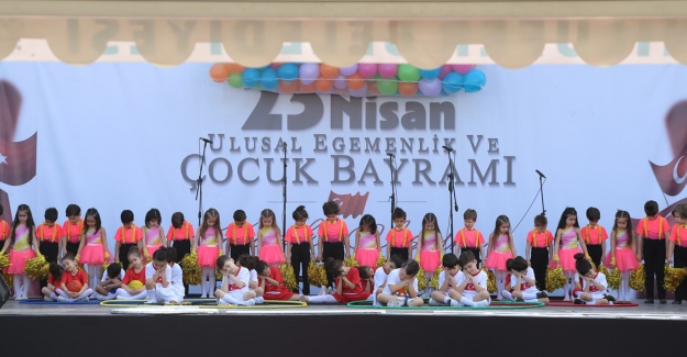 Bursa Valisi Canbolat Nilüfer'de bayram sevincini paylaştı