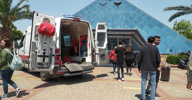 Bursa'da Zafer Plaza'da göçük... Bir mağazanın tavanı çöktü!