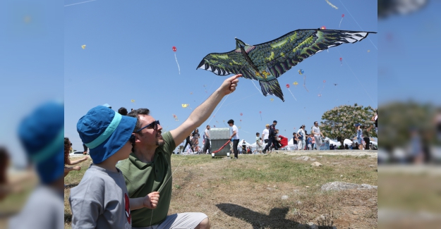 Gölyazı’da gökyüzü uçurtmalarla şenlendi