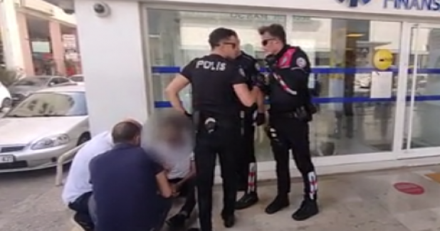 Havale cinneti... Banka müdürünün odasını bıçakla bastı