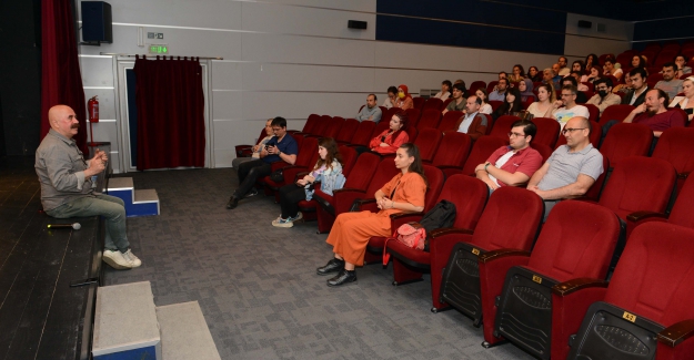 Nilüferli sinema tutkunları yönetmen Ezel Akay ile söyleşti