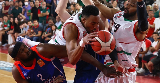 Pınar Karşıyaka 79-73 Anadolu Efes