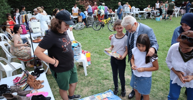 Aşırı tüketime karşı ikinci el eşyaları takas yaptılar