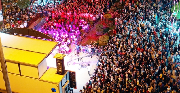 Nadide Sultan bir şehri ayağa kaldırdı