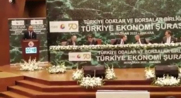 Cumhurbaşkanı Yardımcısı Fuat Oktay'ın önünde flaş sözler