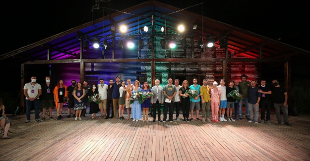 Gençlik Tiyatrosu ilk oyunuyla sahnede