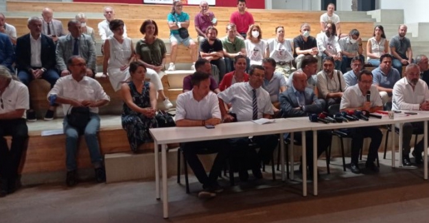 İzmir Aliağa'daki asbestli gemiye tepkiler devam ediyor