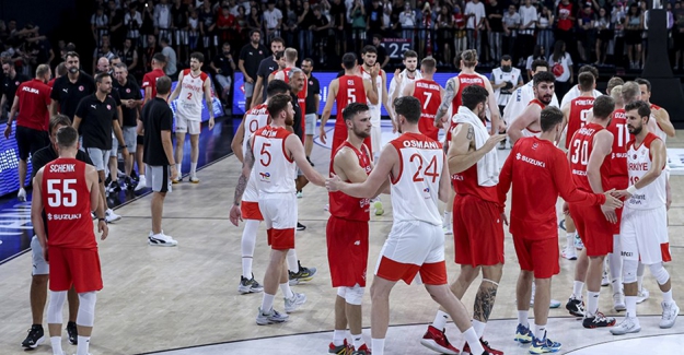 12 Dev Adam'dan farklı galibiyet!