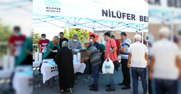 Binlerce vatandaşa aşure ikramı