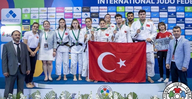 Gençler Dünya Judo Şampiyonası'nda gümüş madalya