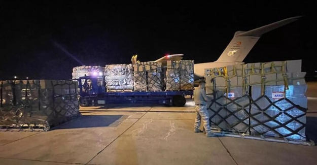 Sel felaketinde ölen sayısı bini aşan Pakistan'a yardım gönderiyoruz